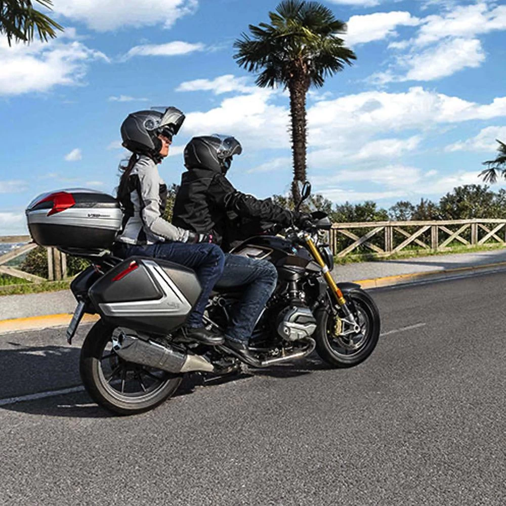 Givi V37NT Pannier Set - Smoked Reflectors 2 Givi V37NT Pannier Set - Smoked Reflectors - Image 2